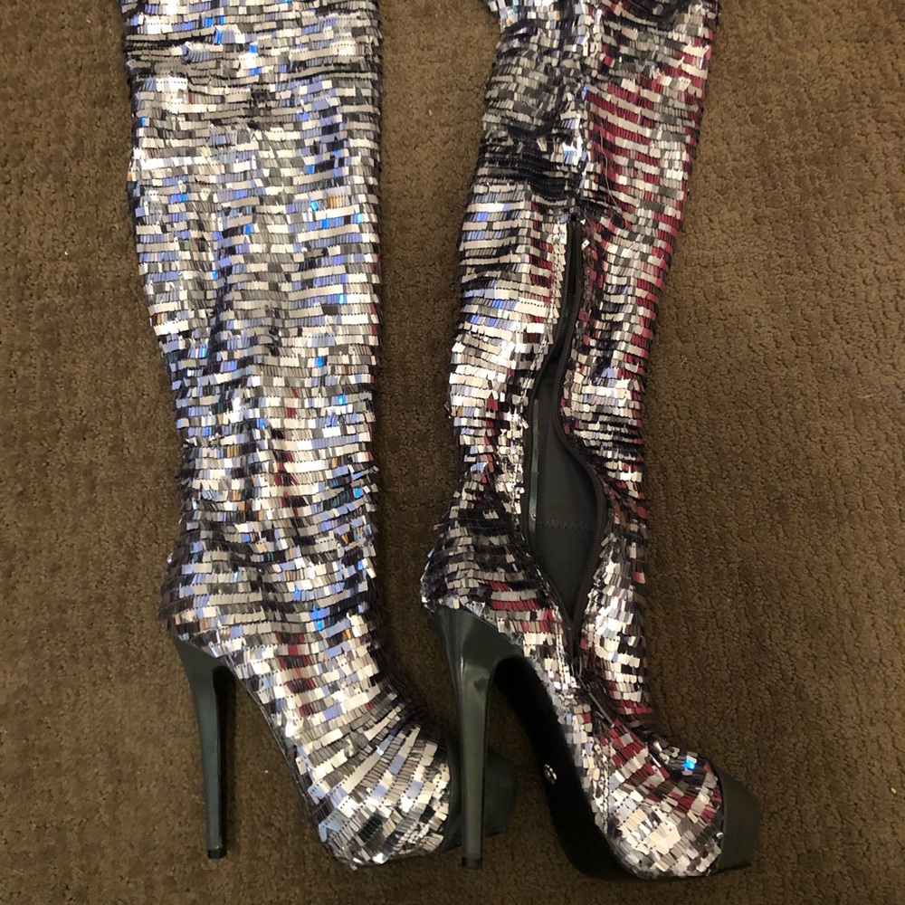 Knee high sequins high heel boot